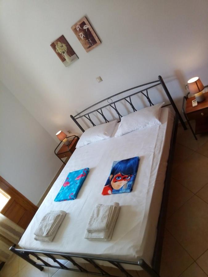 Delicatessen House Apartman Leonídio Kültér fotó